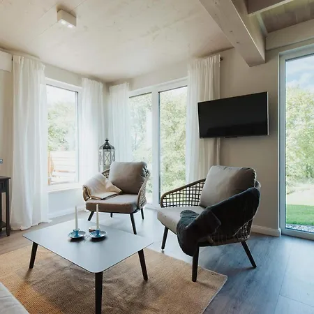 Moderne In Ruhiger Lage *